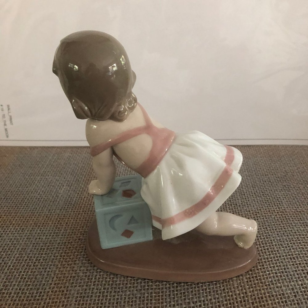 Lladro: My First Step - Picture 3 of 9